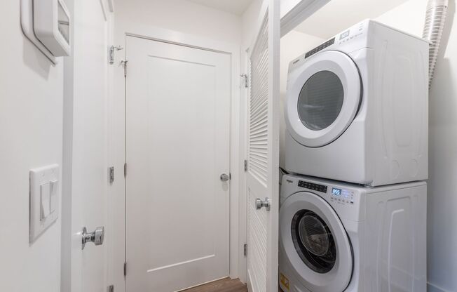 1 bed, 1 bath, 650 sqft, $1,524, Unit 402