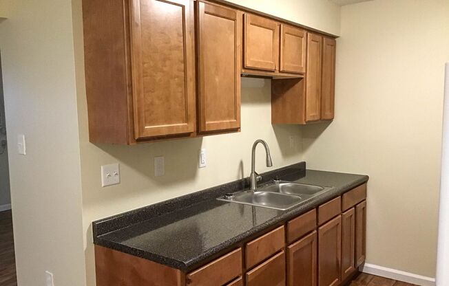 2 beds, 1 bath, 750 sqft, $750, Unit 08