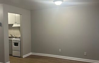 1 bed, 1 bath, 450 sqft, $850, Unit 4