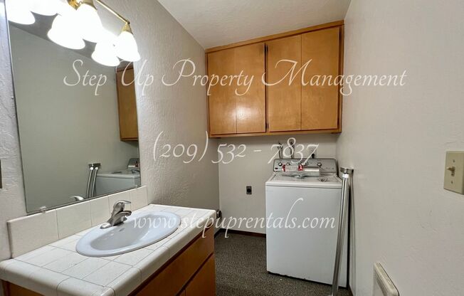 3 beds, 1 bath, 1,117 sqft, $1,900, Unit A