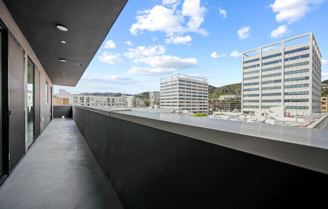 3 beds, 3 baths, 938 sqft, $4,715, Unit PH10