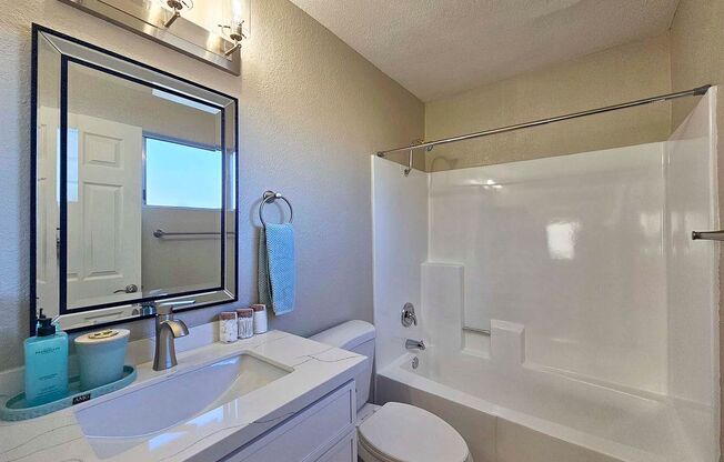 2 beds, 2 baths, $2,195, Unit 14