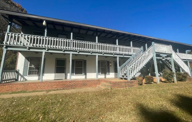 Willow Creek Apartments (201 Audubon Dr)