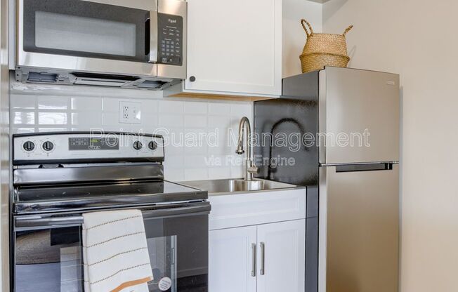 Studio, 1 bath, 329 sqft, $695, Unit 529