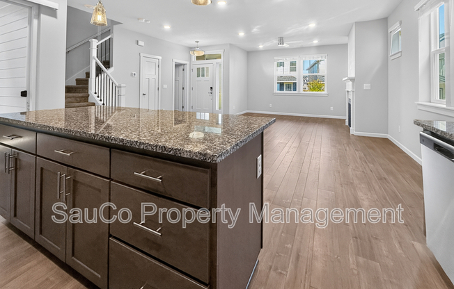 3909 SE ZIRCON LN