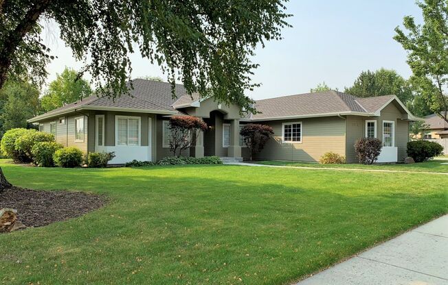 Great 5 bed 3.5 bath home in Lexington Hills just off Floating Feather & HWY 55.