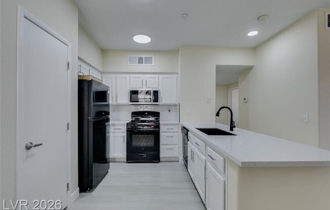 3 beds, 2 baths, $1,850, Unit # 3104