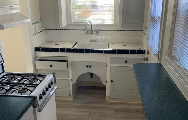 CHARMING 1 BD/1 BA NORTH PARK BUNGALOW WITH GARAGE! $1,995/MO