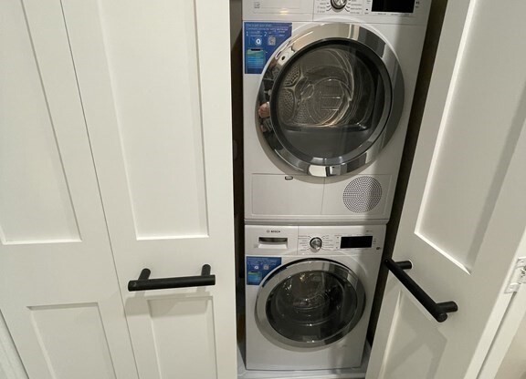 Studio, 1 bath, 568 sqft, $2,550, Unit 315