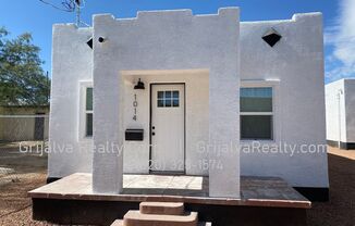 ** AVAIL SEPT 1 ** North University Remodeled 2 Bedroom House for Rent (Speedway/Park)