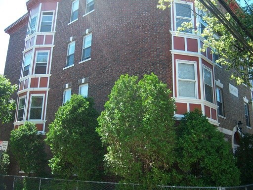 2 beds, 1 bath, 700 sqft, $3,300, Unit 6(3A)