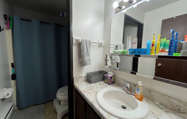 2 beds, 1.5 baths, $1,350, Unit 112