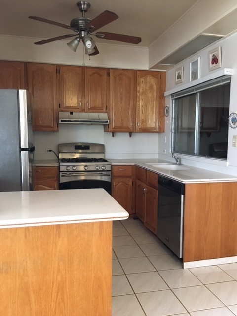 4 beds, 2 baths, $3,200, Unit Ala Akulikuli A