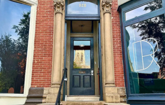 825 N Charles
