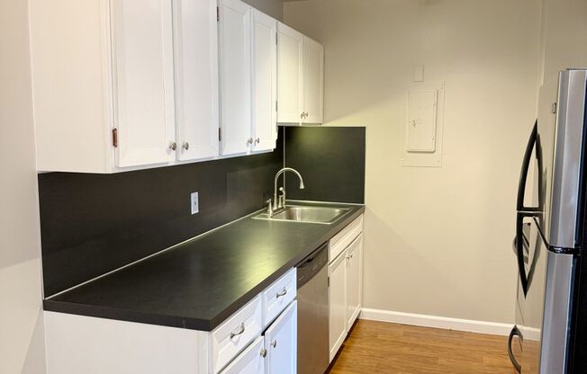 2 beds, 1 bath, 742 sqft, $1,750, Unit 202