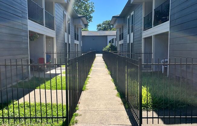 1 bed, 1 bath, 660 sqft, $1,400, Unit 1002