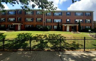 1 bed, 1 bath, 610 sqft, $1,050, Unit G311