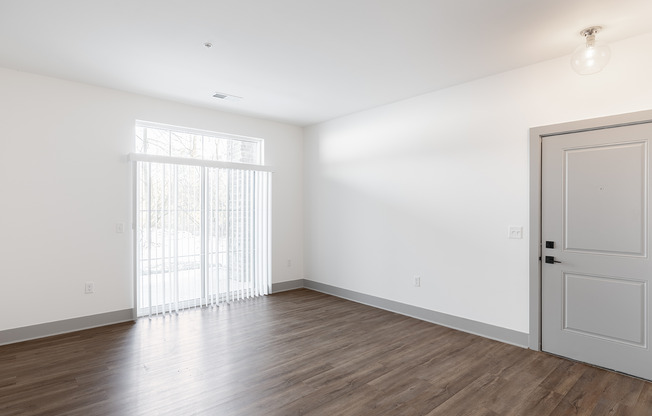 2 beds, 1 bath, 966 sqft, $1,519, Unit 2305CL