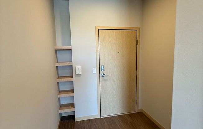 1 bed, 1 bath, 822 sqft, $1,710, Unit #415