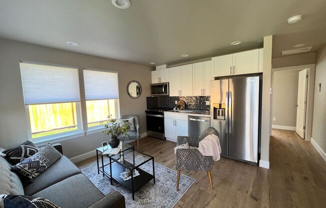 Leasing Special: $500 off November Rent