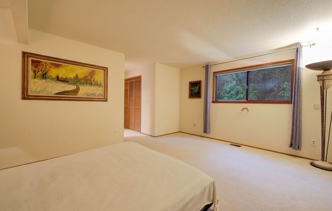 3 beds, 2.5 baths, $3,700