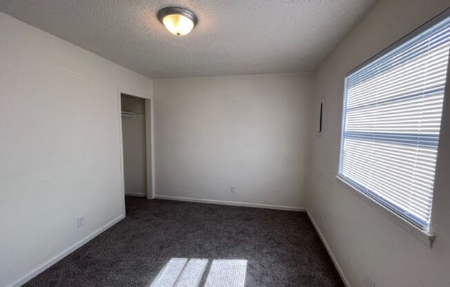 2 beds, 1 bath, 575 sqft, $825, Unit 420-22 Tefft-422 Tefft