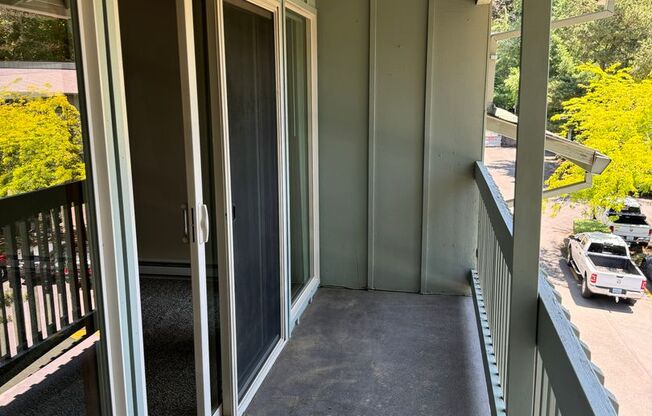 1 bed, 1 bath, 718 sqft, $1,265, Unit 14