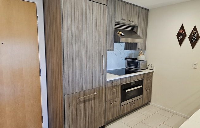 1 bed, 1 bath, 747 sqft, $3,450, Unit 707T