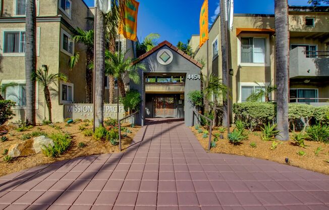 2 beds, 2 baths, 864 sqft, $2,680, Unit 221