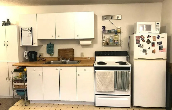 Studio, 1 bath, $950, Unit 7A