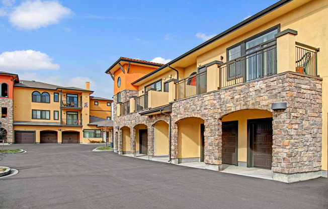 La Bella Vita Side View Apartments in Colorado Springs, CO
