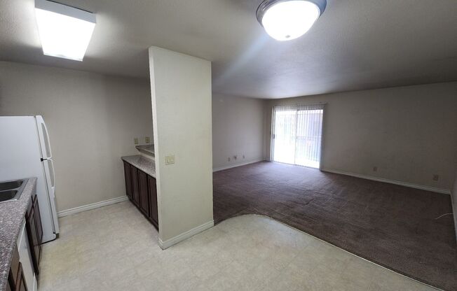 2 beds, 1 bath, $1,275