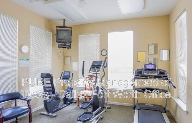 400 GLADE RD