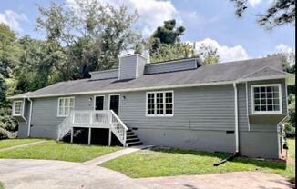 Charming 2 bedroom 2 bath Home!