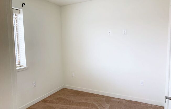 1 bed, 1 bath, 579 sqft, $1,300, Unit 101