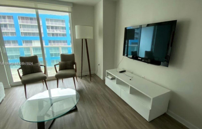 Furnished 1BR Condo with Stunning Bay Views in Brickell