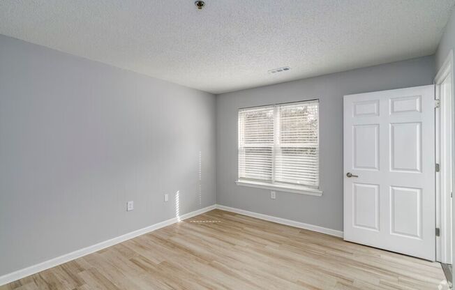 3 beds, 2 baths, 1,070 sqft, $1,400, Unit 2338J