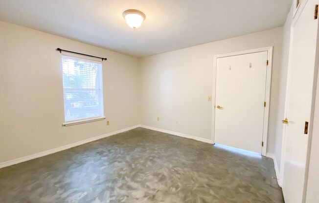 1 bed, 1 bath, $1,100, Unit Unit #104