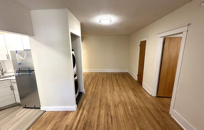 1 bed, 1 bath, 640 sqft, $1,140, Unit Apt 302
