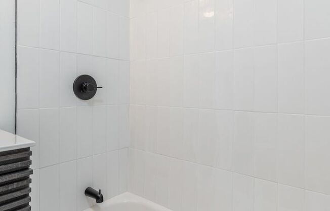 1 bed, 1 bath, 457 sqft, $1,145, Unit 28