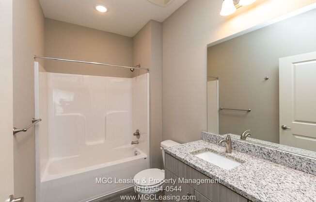 2 beds, 2 baths, $1,379, Unit 5731-1B NE 80th Ter