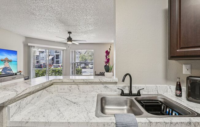 2 beds, 2 baths, 894 sqft, $1,685