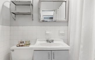 430 W 34 ST