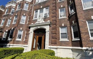 1637 Commonwealth Ave