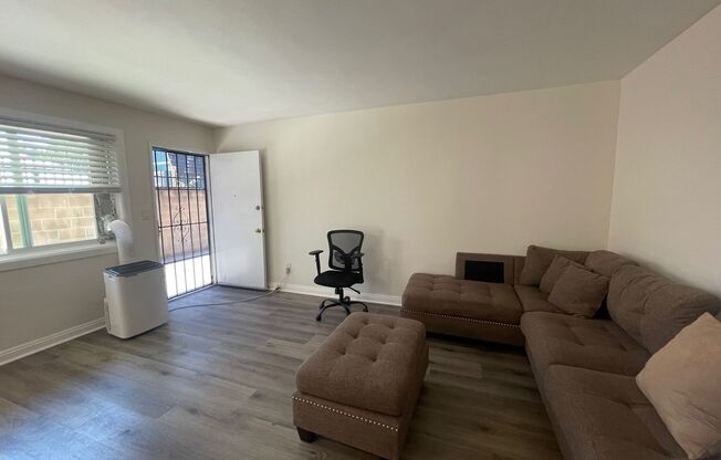 2 beds, 1 bath, $2,610, Unit 2