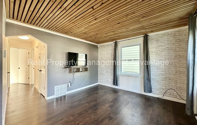 Beautifully Updated 3 Bedroom Bungalow Minutes from Livernois Ave of Fashion and Ferndale!
