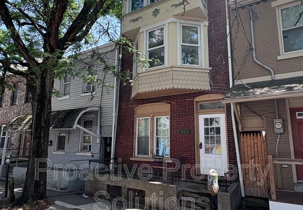934 WALNUT ST