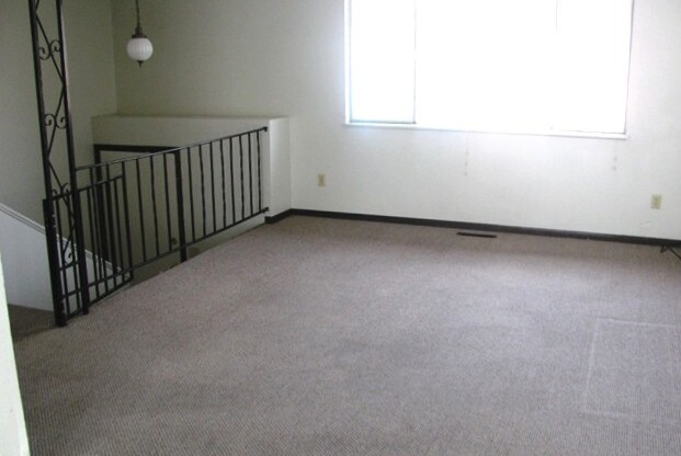 427 E. 6th Street - Plum