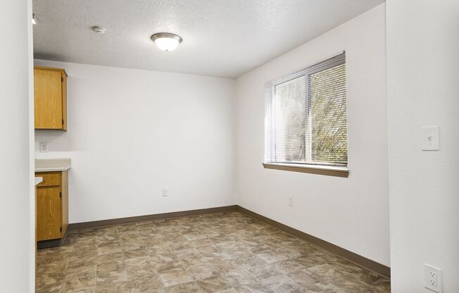2 beds, 2 baths, 976 sqft, $1,450, Unit 2271-105