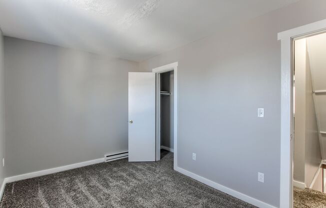 2 beds, 1 bath, $1,300, Unit 1778